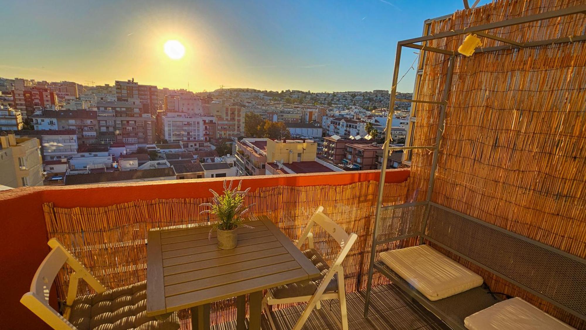 New Study Sea View - La Torre Apartment *